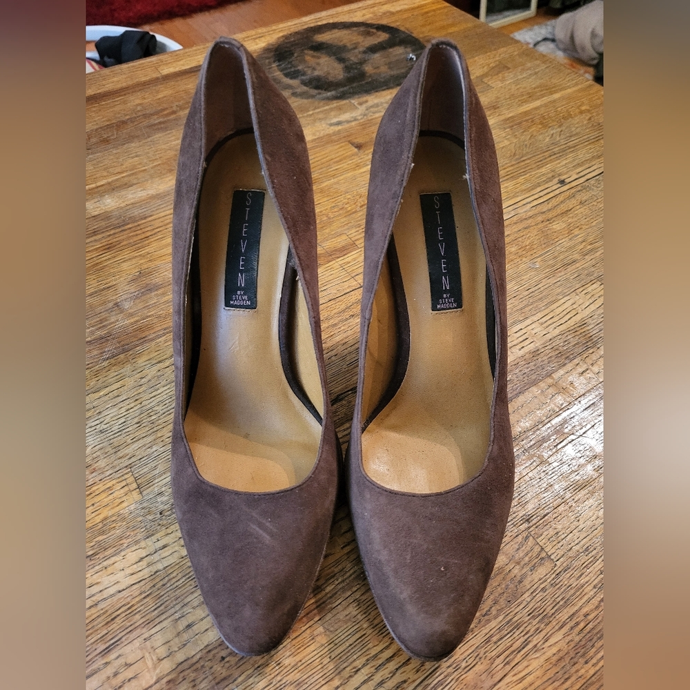 Brown leather Madden heels